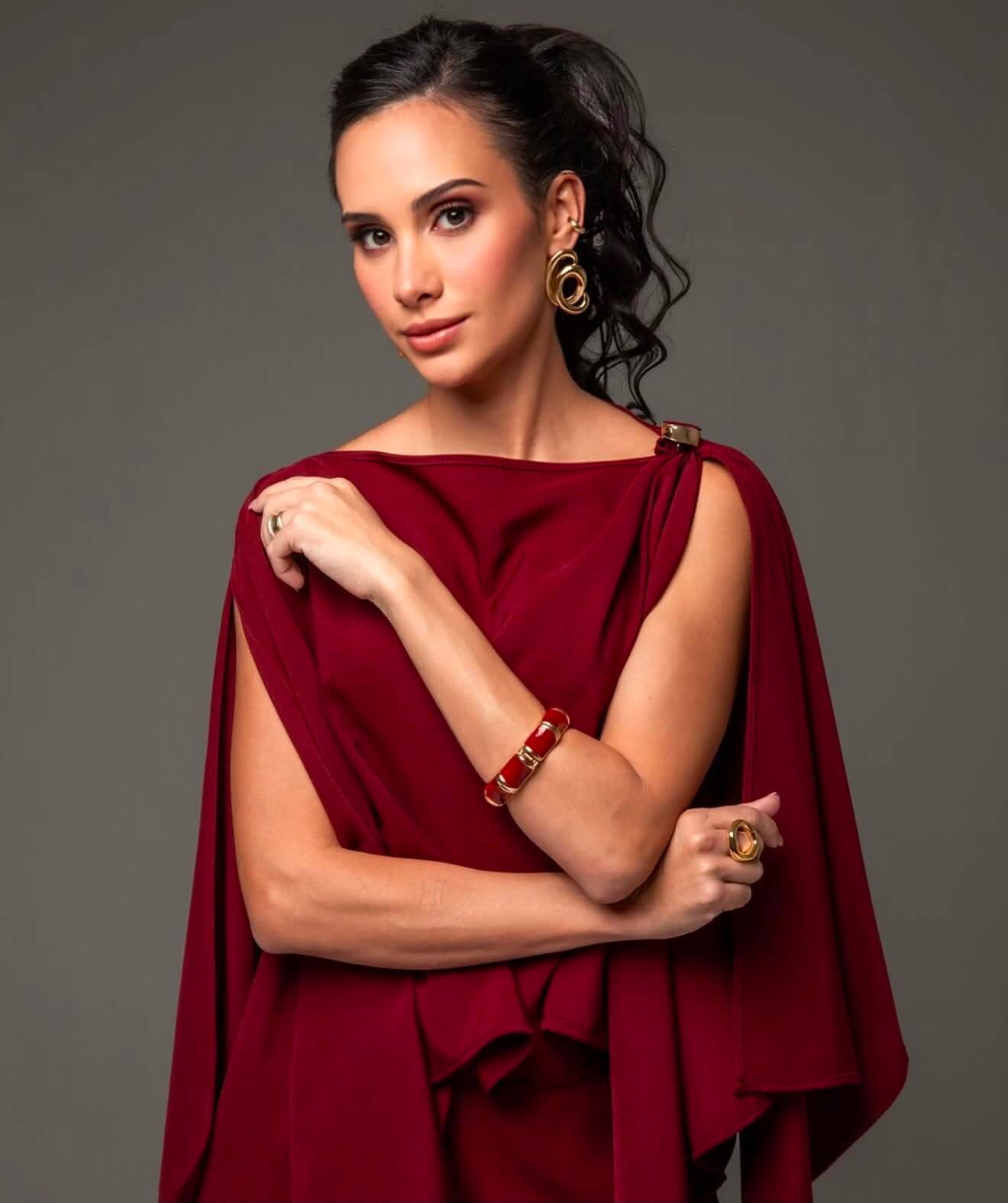 Giovana Neves
